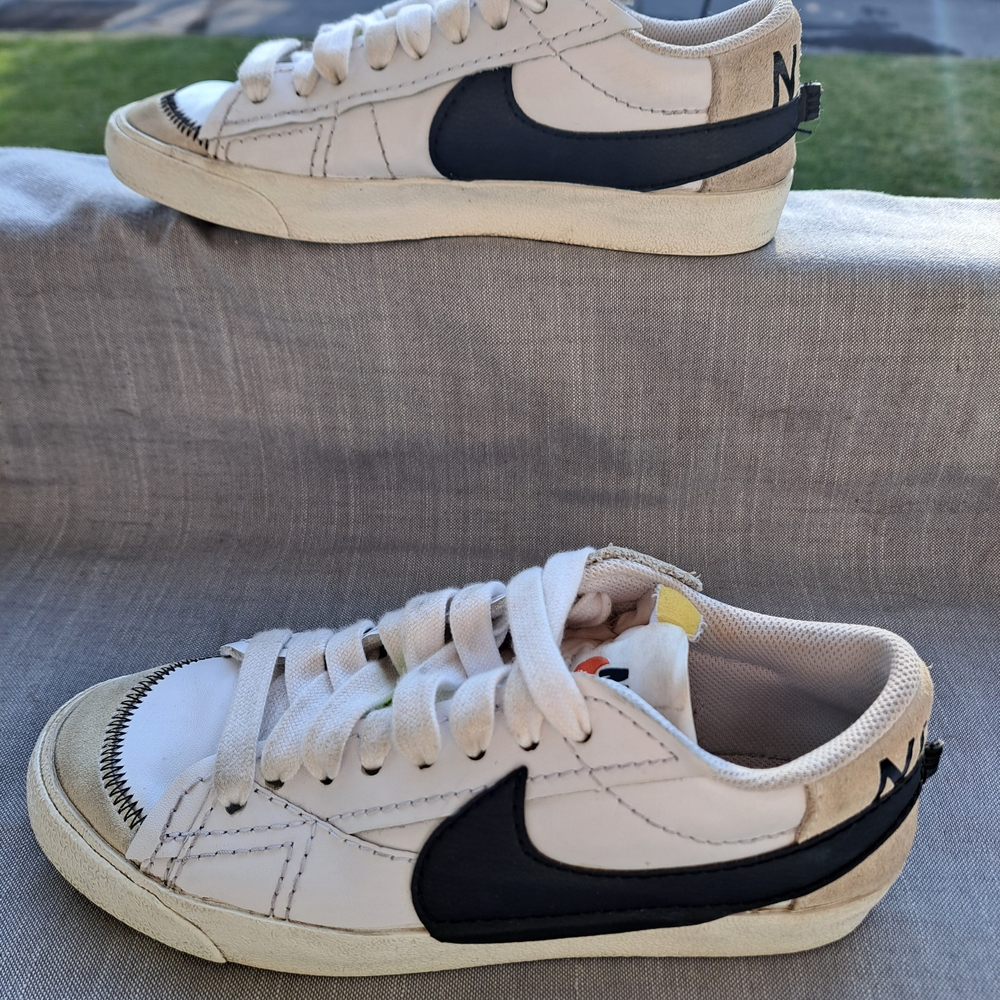 Nike Blower Low 77 Sneakers